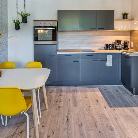 New I Cozy I Netflix I Wlan I Near Airport