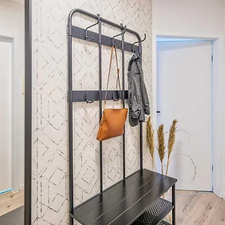 New I Cozy I Netflix I Wlan I Near Airport