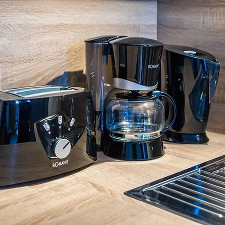 New I Cozy I Netflix I Wlan I Near Airport Apartamento *