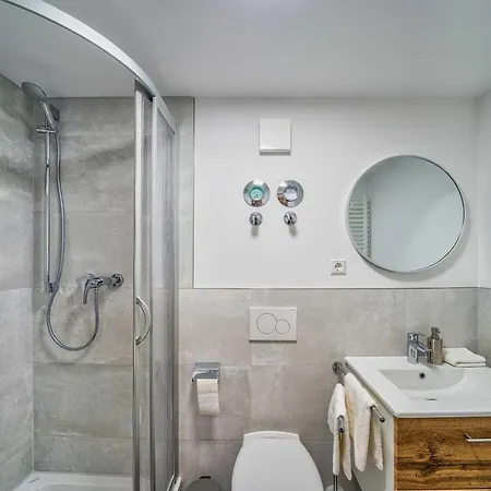 Appartement New I Cozy I Netflix I Wlan I Near Airport *