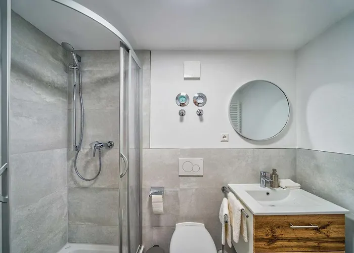 Apartment New I Cozy I Netflix I Wlan I Near Airport *